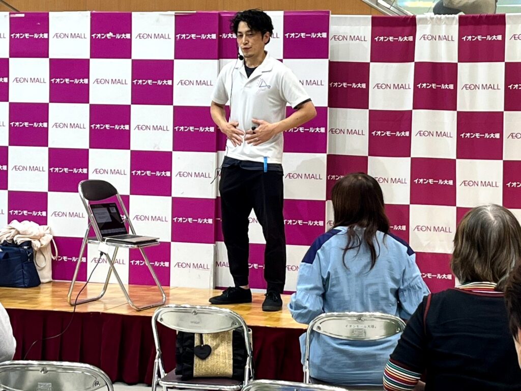 大垣市で理学療法士が行うイオンモール大垣での健康講座の様子