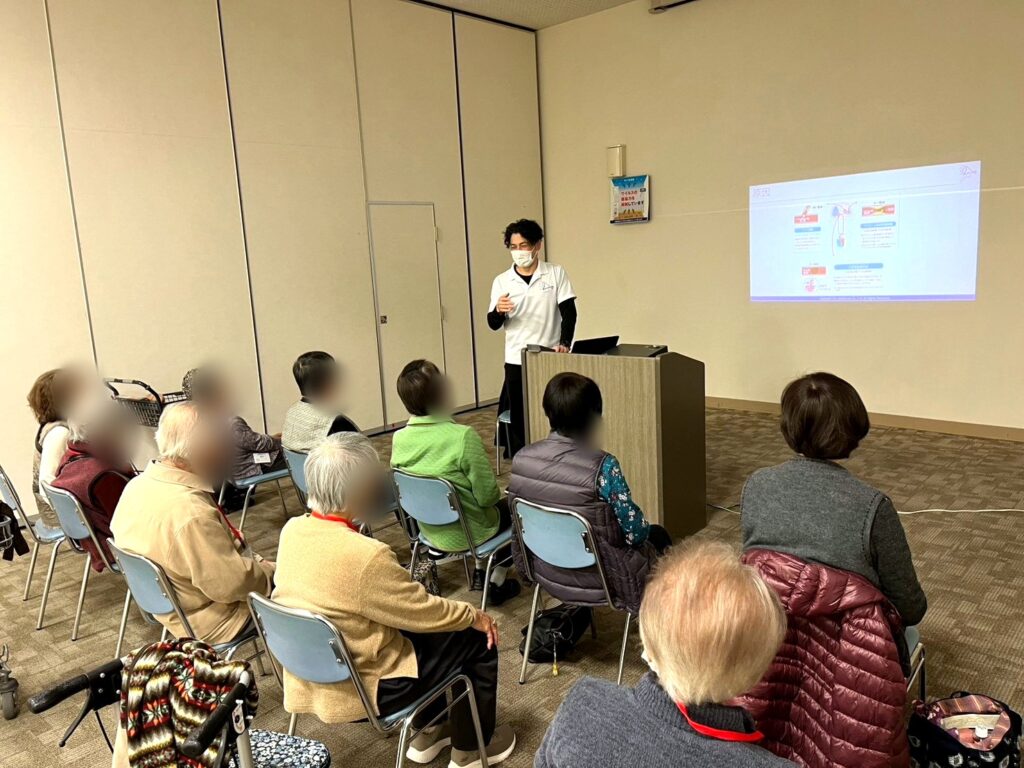 大垣市で理学療法士が行う地域の健康教室での講話の様子