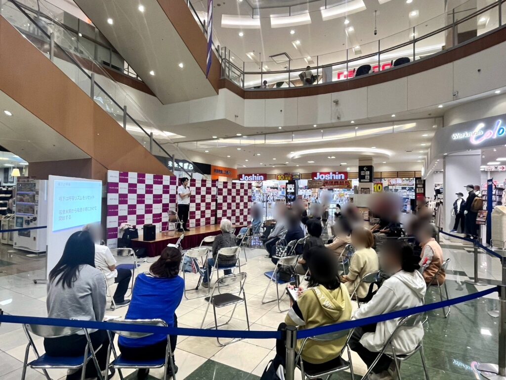 大垣市で理学療法士が行う飲み込みと呼吸の講座の様子